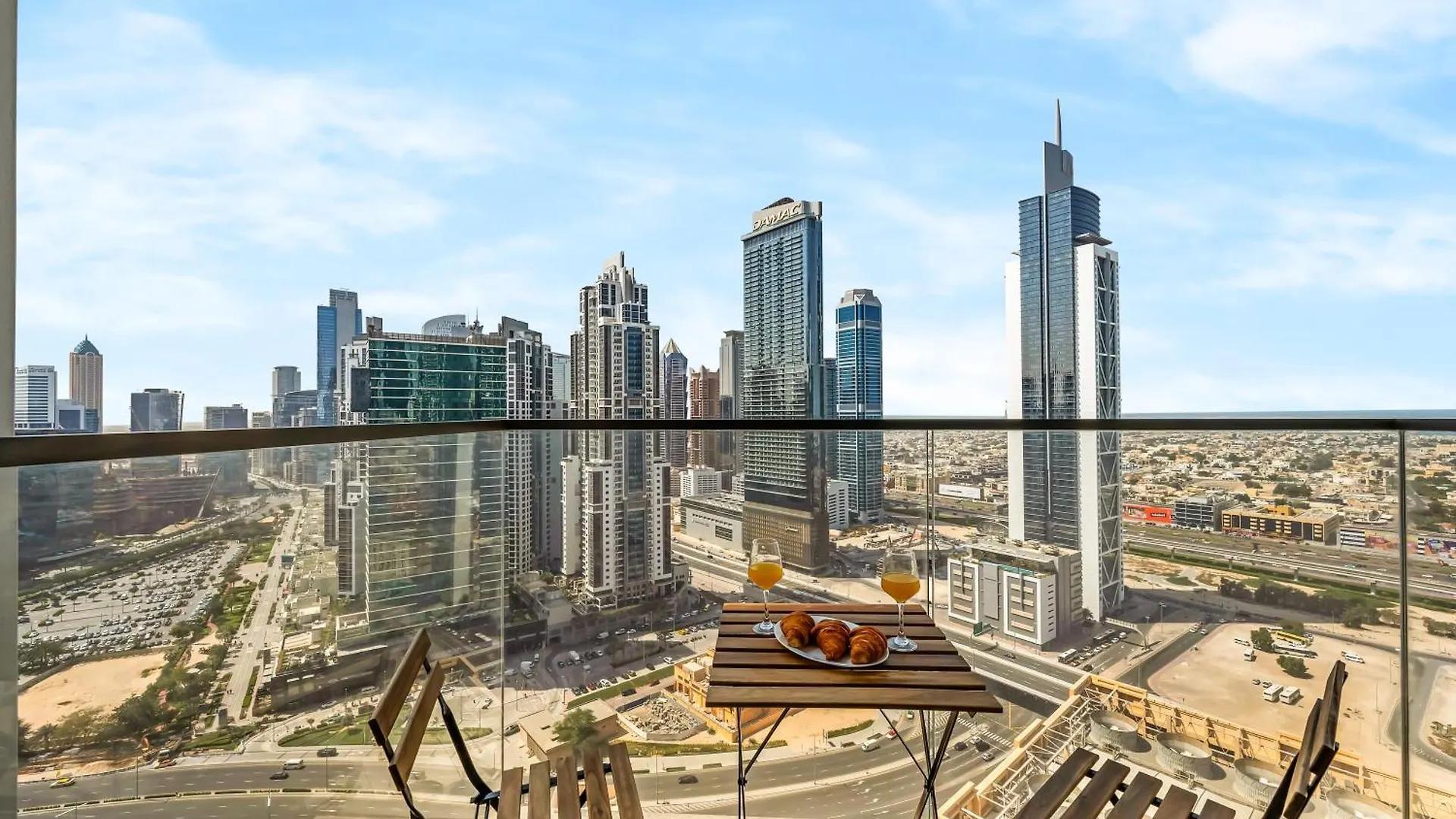 Brand New - Modern 1Br In Downtown I Near Burj Khalifa & Dubai Mall Apartment
