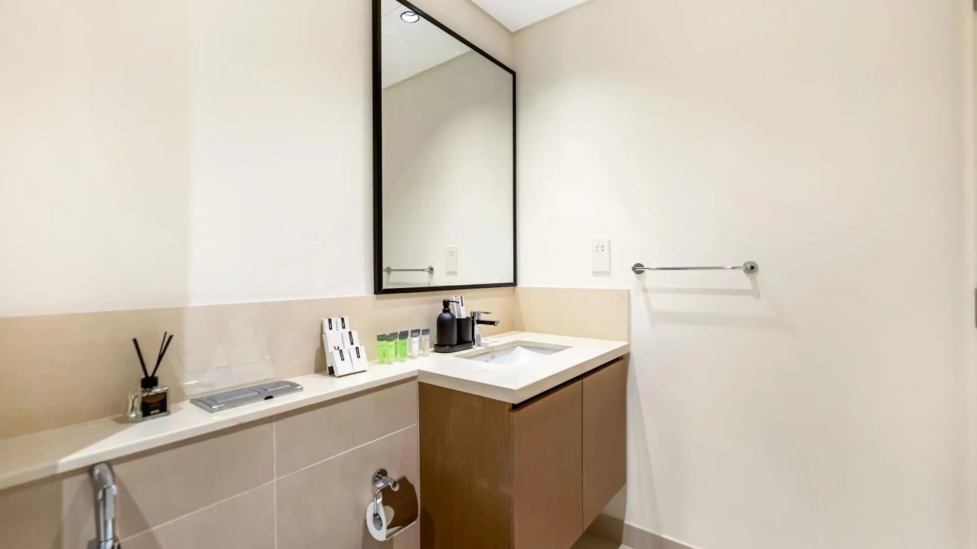 Brand New - Modern 1Br In Downtown I Near Burj Khalifa & Dubai Mall